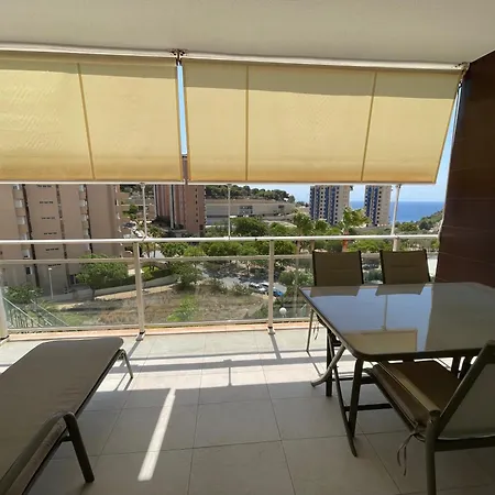 En דירה *